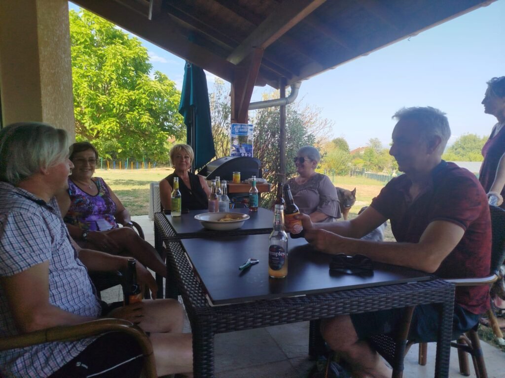 WhatsApp-Image-2026-07-17-at-19.24.19-1024x768 Apéro canin du 17 juillet 2026